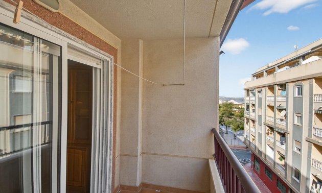 Resale - Apartment / flat -
Torrevieja - Torrevieja - Centre