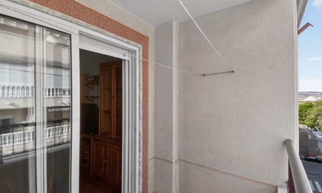 Resale - Apartment / flat -
Torrevieja - Torrevieja - Centre