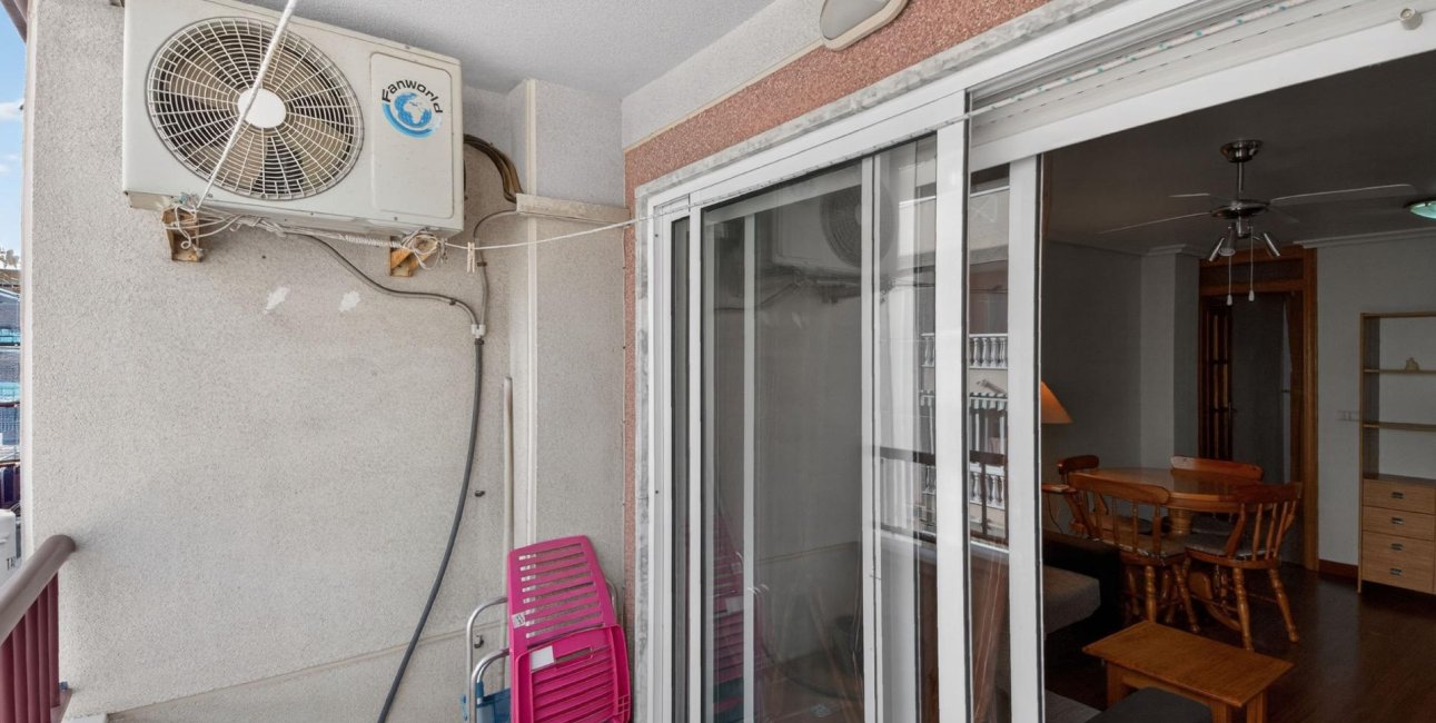 Resale - Apartment / flat -
Torrevieja - Torrevieja - Centre