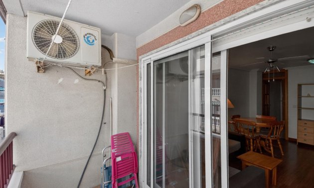Resale - Apartment / flat -
Torrevieja - Torrevieja - Centre