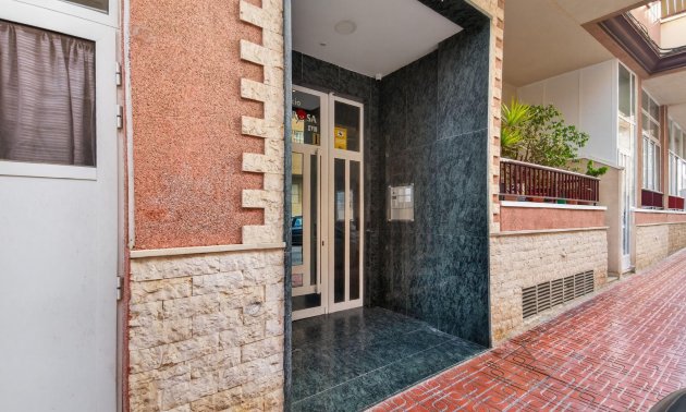 Resale - Apartment / flat -
Torrevieja - Torrevieja - Centre