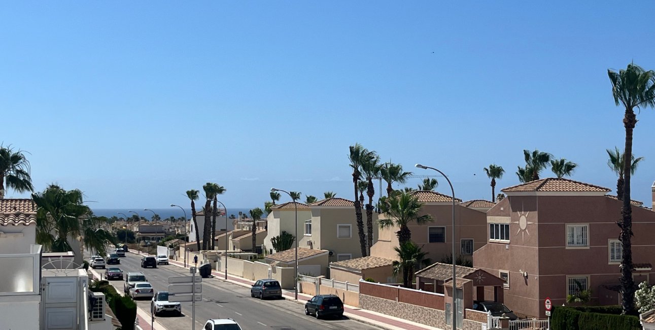 Resale - Townhouse -
Orihuela Costa - Playa Flamenca