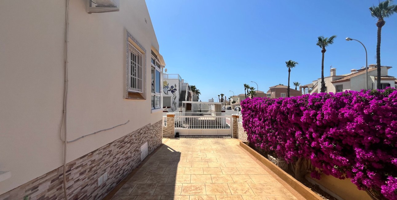 Resale - Townhouse -
Orihuela Costa - Playa Flamenca