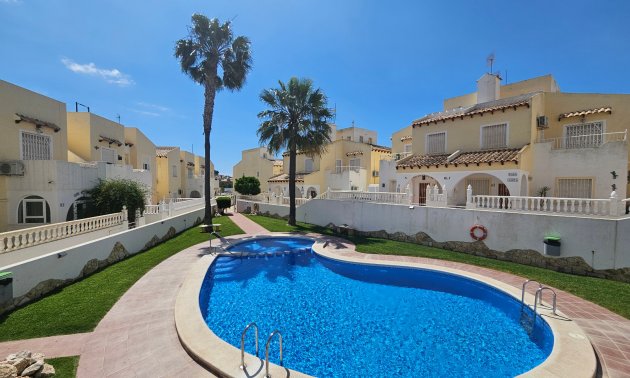 Resale - Apartment / flat -
Orihuela Costa - Villamartin