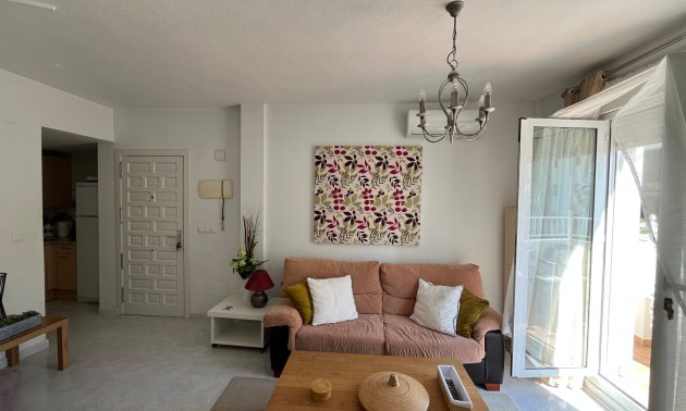 Resale - Apartment / flat -
Orihuela Costa - Villamartin