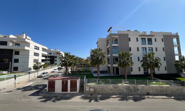 Resale - Apartment / flat -
Orihuela Costa - Villamartin