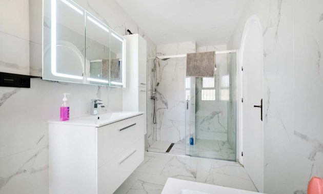 Resale - Villa -
Pinar de Campoverde - Pinar de Campoverde - Village