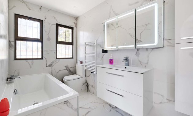 Resale - Villa -
Pinar de Campoverde - Pinar de Campoverde - Village