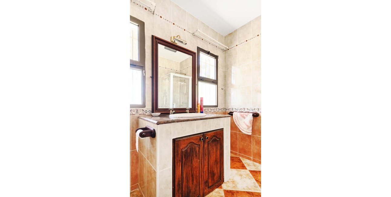 Resale - Villa -
Pinar de Campoverde - Pinar de Campoverde - Village