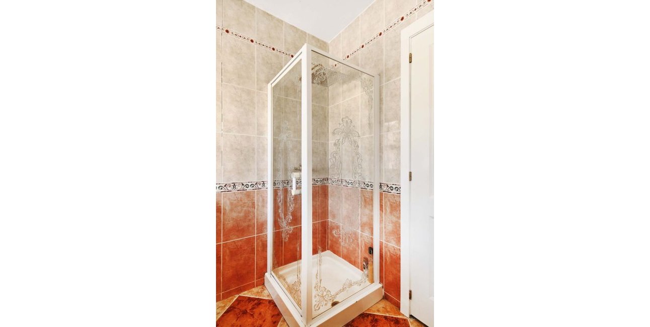 Resale - Villa -
Pinar de Campoverde - Pinar de Campoverde - Village