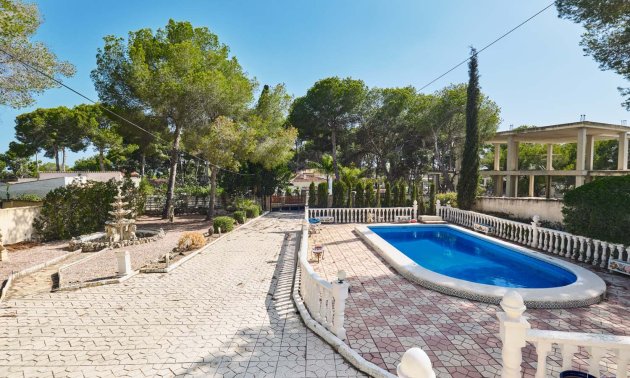 Resale - Villa -
Pinar de Campoverde - Pinar de Campoverde - Village