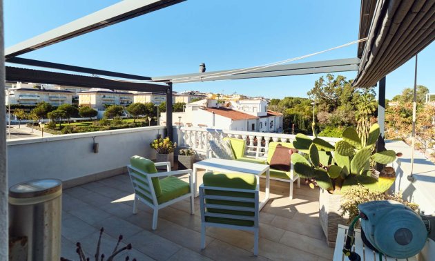 Resale - Townhouse -
Orihuela Costa - Mil Palmeras