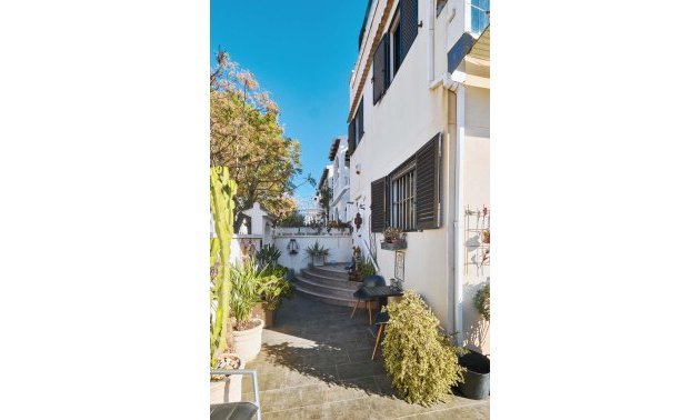 Resale - Townhouse -
Orihuela Costa - Mil Palmeras
