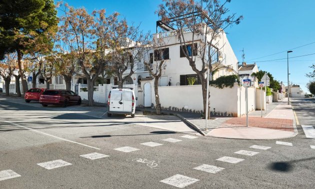 Resale - Townhouse -
Orihuela Costa - Mil Palmeras