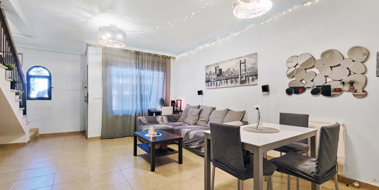 Reventa - Adosado -
Orihuela Costa - Villamartin