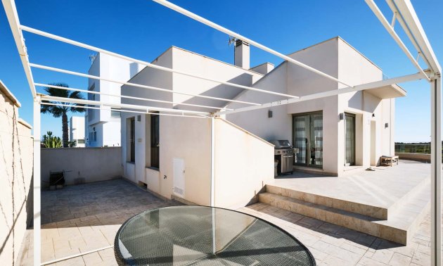 Resale - Villa -
San Miguel de Salinas - La Cañada - Los Alcores
