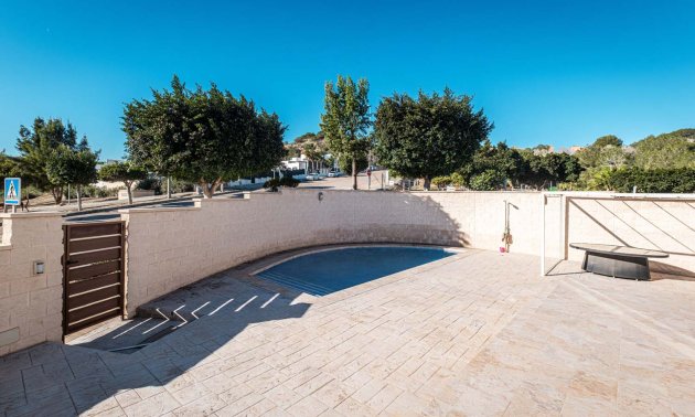 Resale - Villa -
San Miguel de Salinas - La Cañada - Los Alcores
