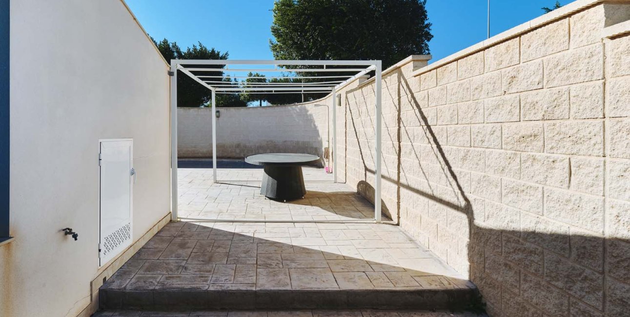 Resale - Villa -
San Miguel de Salinas - La Cañada - Los Alcores