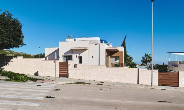Resale - Villa -
San Miguel de Salinas - La Cañada - Los Alcores