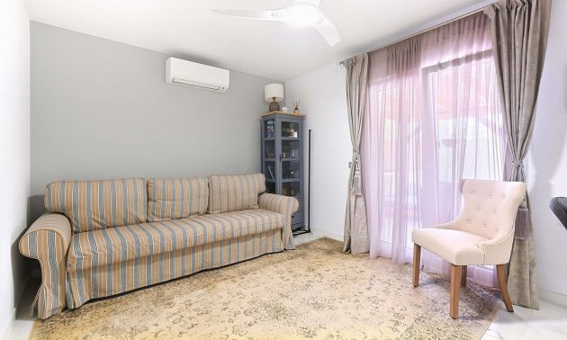 Resale - Villa -
Pinar de Campoverde - Pinar de Campoverde - Village