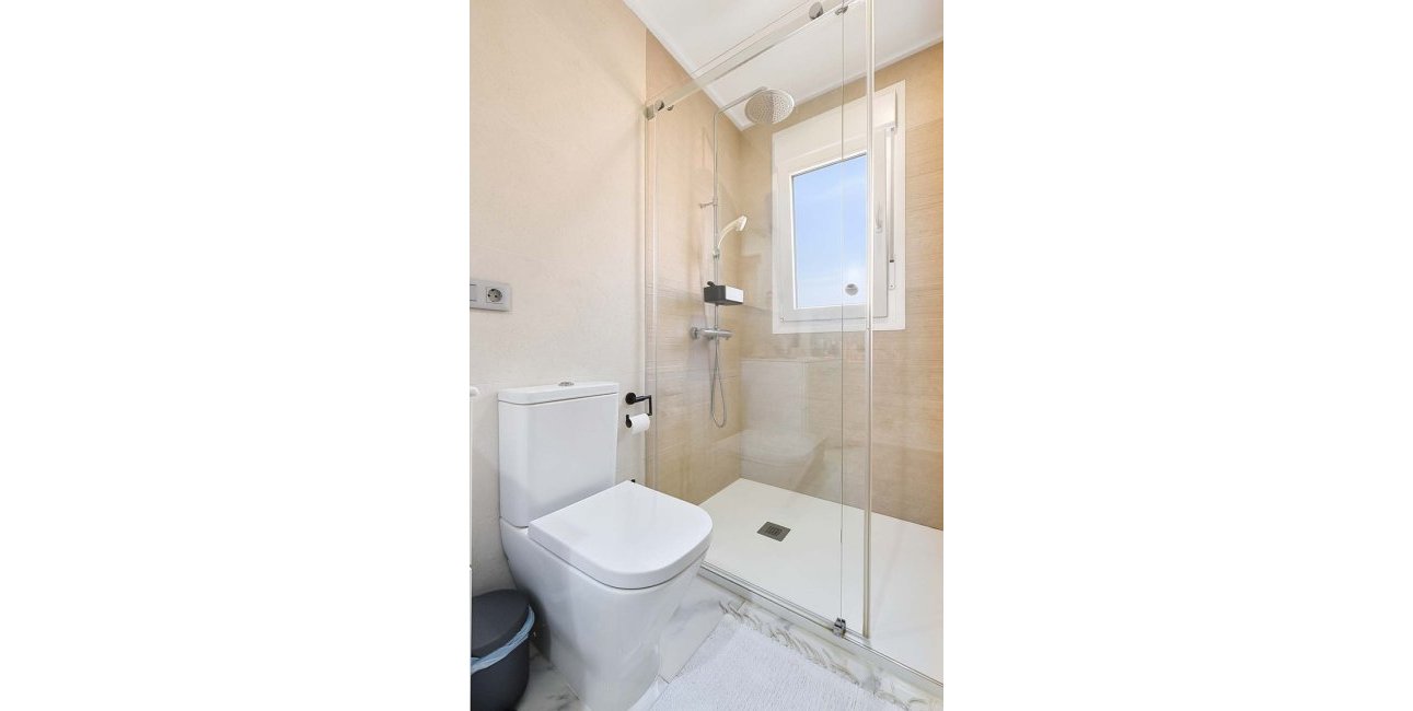 Resale - Villa -
Pinar de Campoverde - Pinar de Campoverde - Village