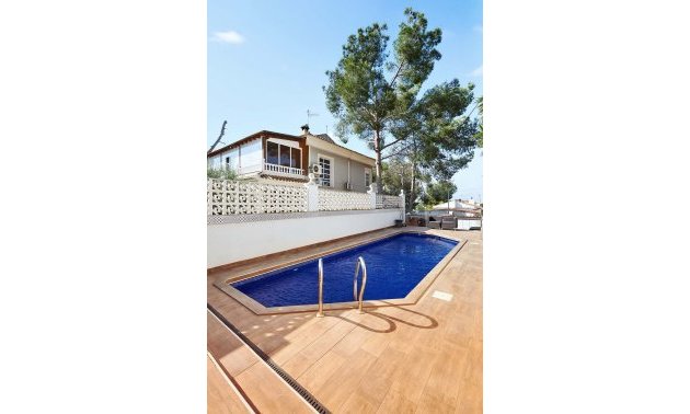 Resale - Villa -
Pinar de Campoverde - Pinar de Campoverde - Village