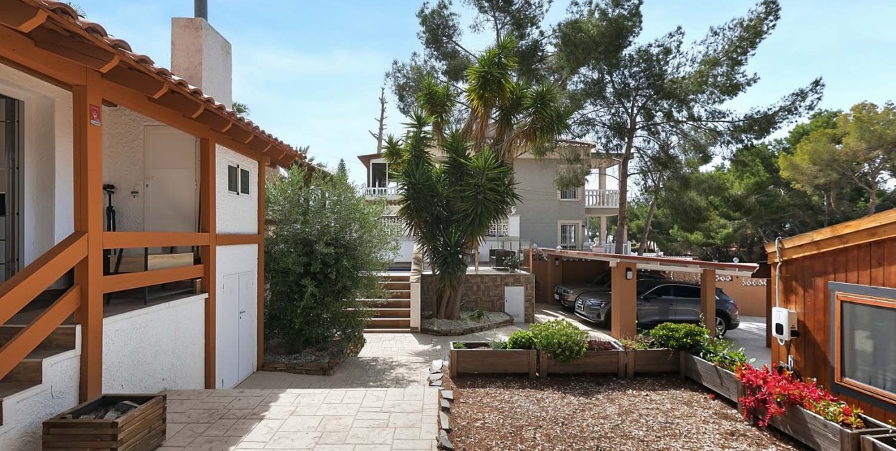 Resale - Villa -
Pinar de Campoverde - Pinar de Campoverde - Village