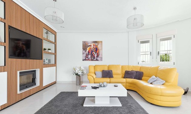 Resale - Villa -
Pinar de Campoverde - Pinar de Campoverde - Village