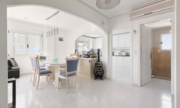 Resale - Villa -
Pinar de Campoverde - Pinar de Campoverde - Village