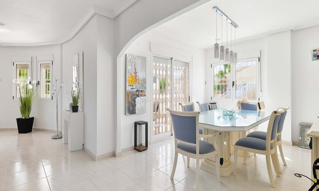 Resale - Villa -
Pinar de Campoverde - Pinar de Campoverde - Village