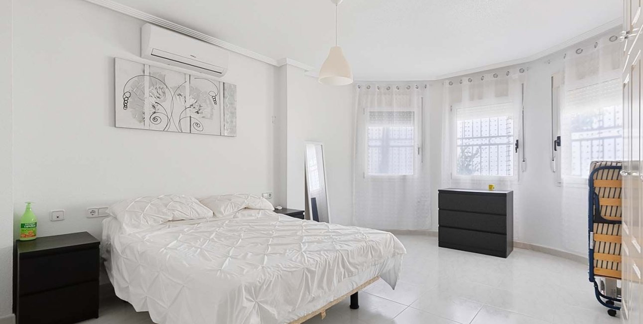 Resale - Villa -
Pinar de Campoverde - Pinar de Campoverde - Village