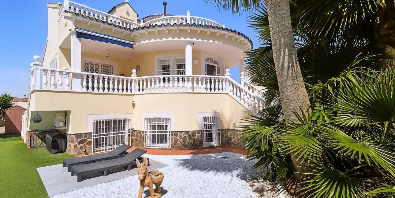 Resale - Villa -
Pinar de Campoverde - Pinar de Campoverde - Village