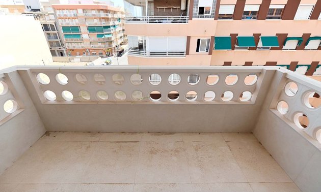Reventa - Apartamento / piso -
Torrevieja - Torre La Mata
