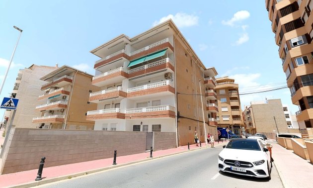 Reventa - Apartamento / piso -
Torrevieja - Torre La Mata
