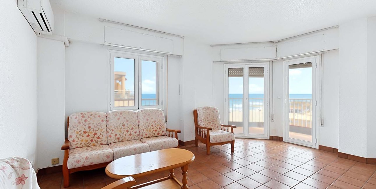 Resale - Apartment / flat -
Torrevieja - Torre La Mata