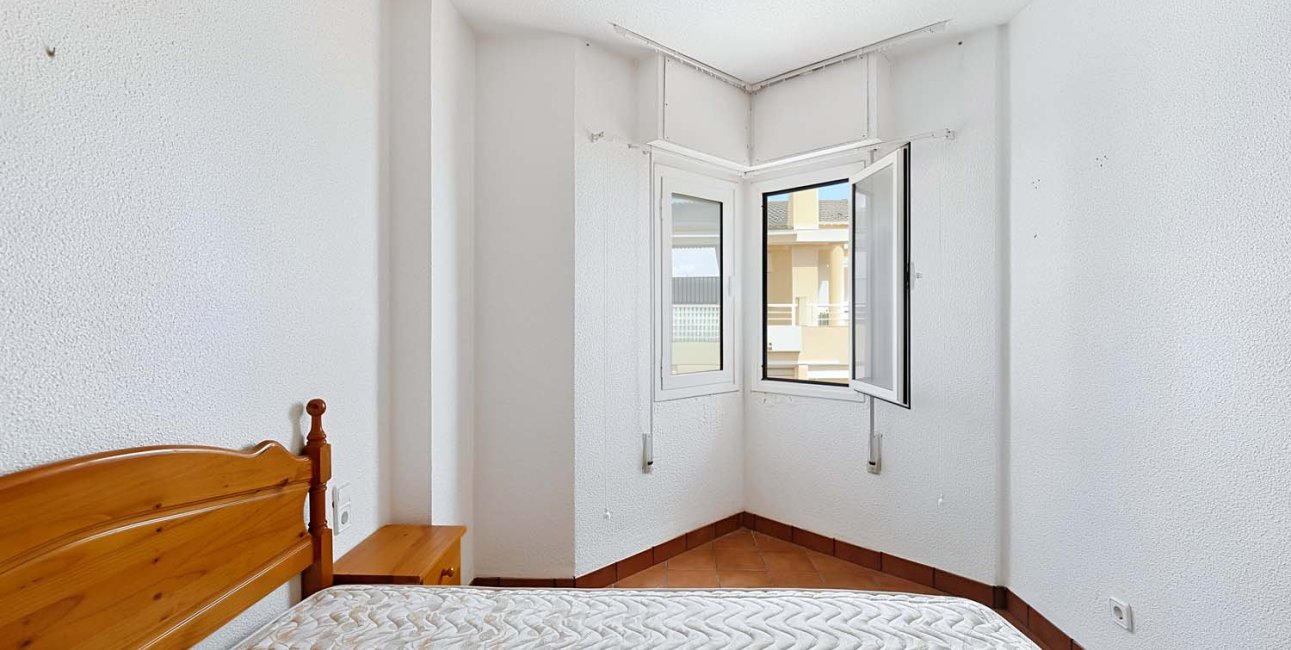 Resale - Apartment / flat -
Torrevieja - Torre La Mata
