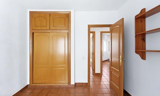 Resale - Apartment / flat -
Torrevieja - Torre La Mata