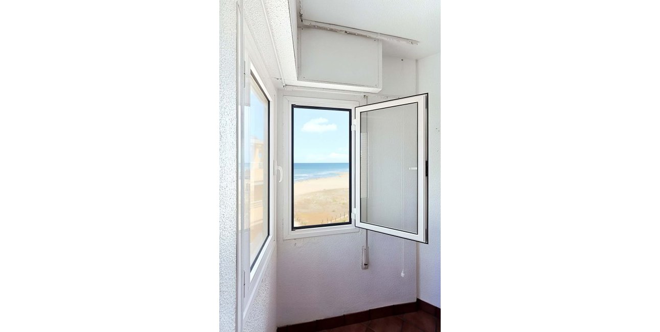 Resale - Apartment / flat -
Torrevieja - Torre La Mata