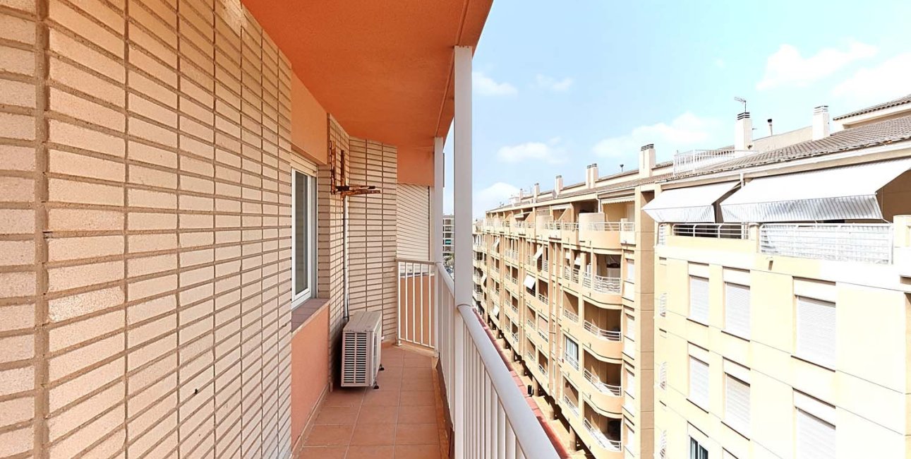 Resale - Apartment / flat -
Torrevieja - Torre La Mata