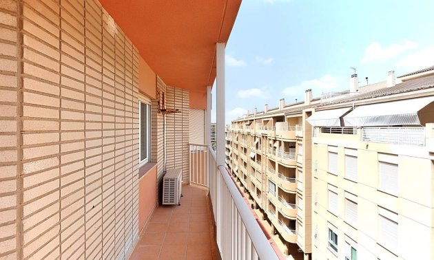 Resale - Apartment / flat -
Torrevieja - Torre La Mata