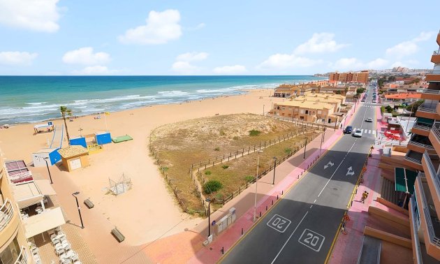 Resale - Apartment / flat -
Torrevieja - Torre La Mata