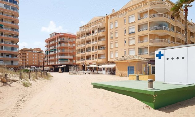 Resale - Apartment / flat -
Torrevieja - Torre La Mata