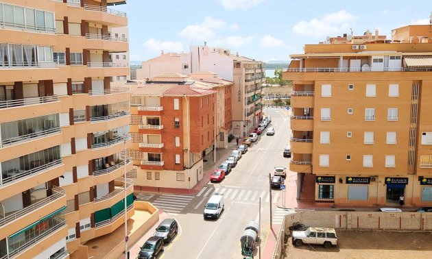 Resale - Apartment / flat -
Torrevieja - Torre La Mata