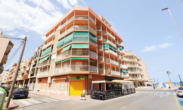 Resale - Apartment / flat -
Torrevieja - Torre La Mata
