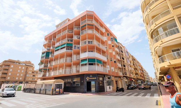 Resale - Apartment / flat -
Torrevieja - Torre La Mata