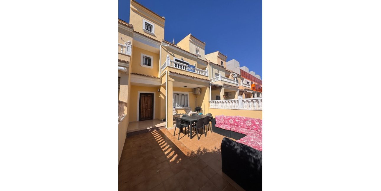 Resale - Townhouse -
Orihuela Costa - Campoamor
