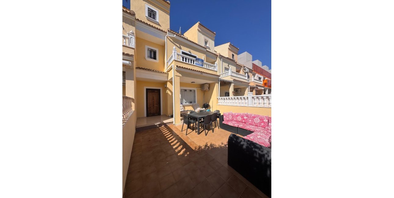 Resale - Townhouse -
Orihuela Costa - Campoamor