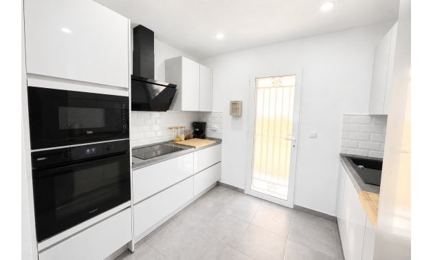 Resale - Townhouse -
Orihuela Costa - Campoamor