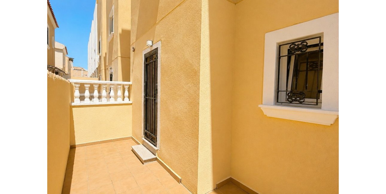 Resale - Townhouse -
Orihuela Costa - Campoamor