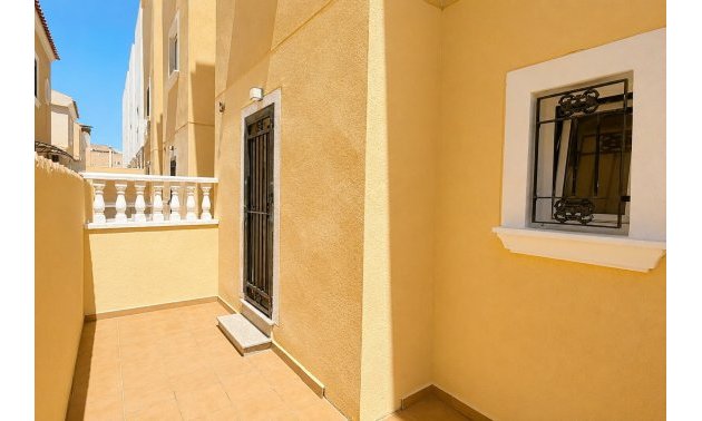 Resale - Townhouse -
Orihuela Costa - Campoamor